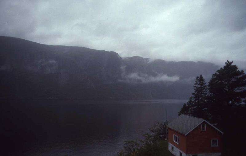 RWT 0347 366-09 Norway Bergen Fjord.jpg